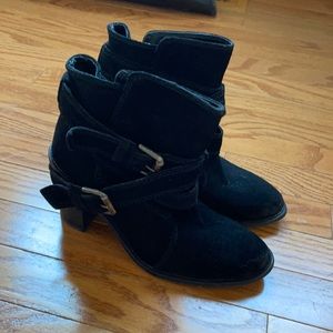 Black slouchy Zara suede ankle boots